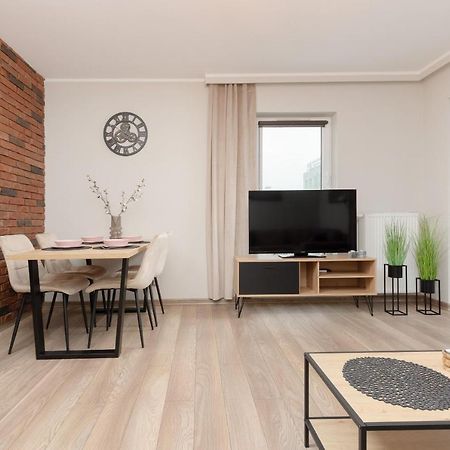 Modern One Bedroom Apartment With Parking In Lodz By Renters Prestige Екстериор снимка