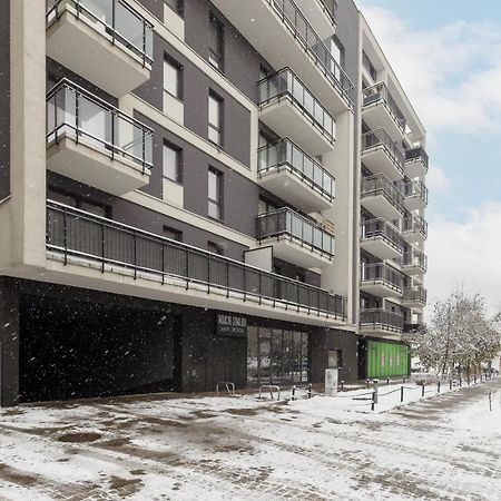 Modern One Bedroom Apartment With Parking In Lodz By Renters Prestige Екстериор снимка
