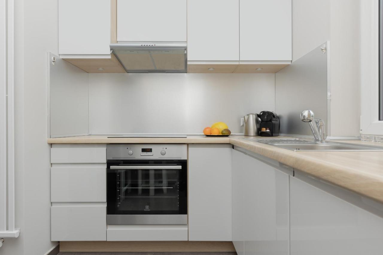Modern One Bedroom Apartment With Parking In Lodz By Renters Prestige Екстериор снимка