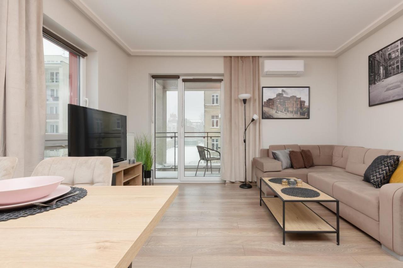 Modern One Bedroom Apartment With Parking In Lodz By Renters Prestige Екстериор снимка