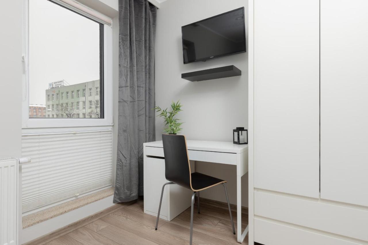 Modern One Bedroom Apartment With Parking In Lodz By Renters Prestige Екстериор снимка