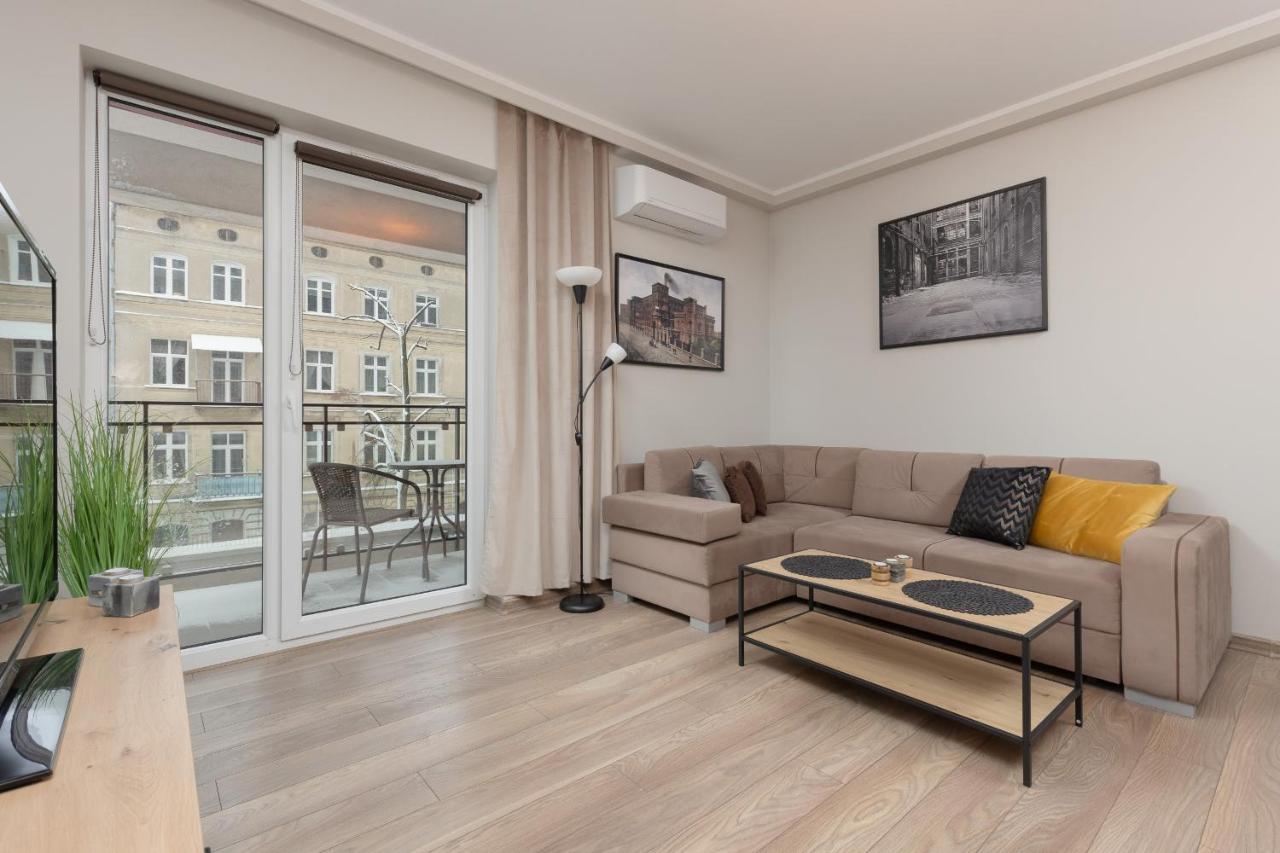 Modern One Bedroom Apartment With Parking In Lodz By Renters Prestige Екстериор снимка