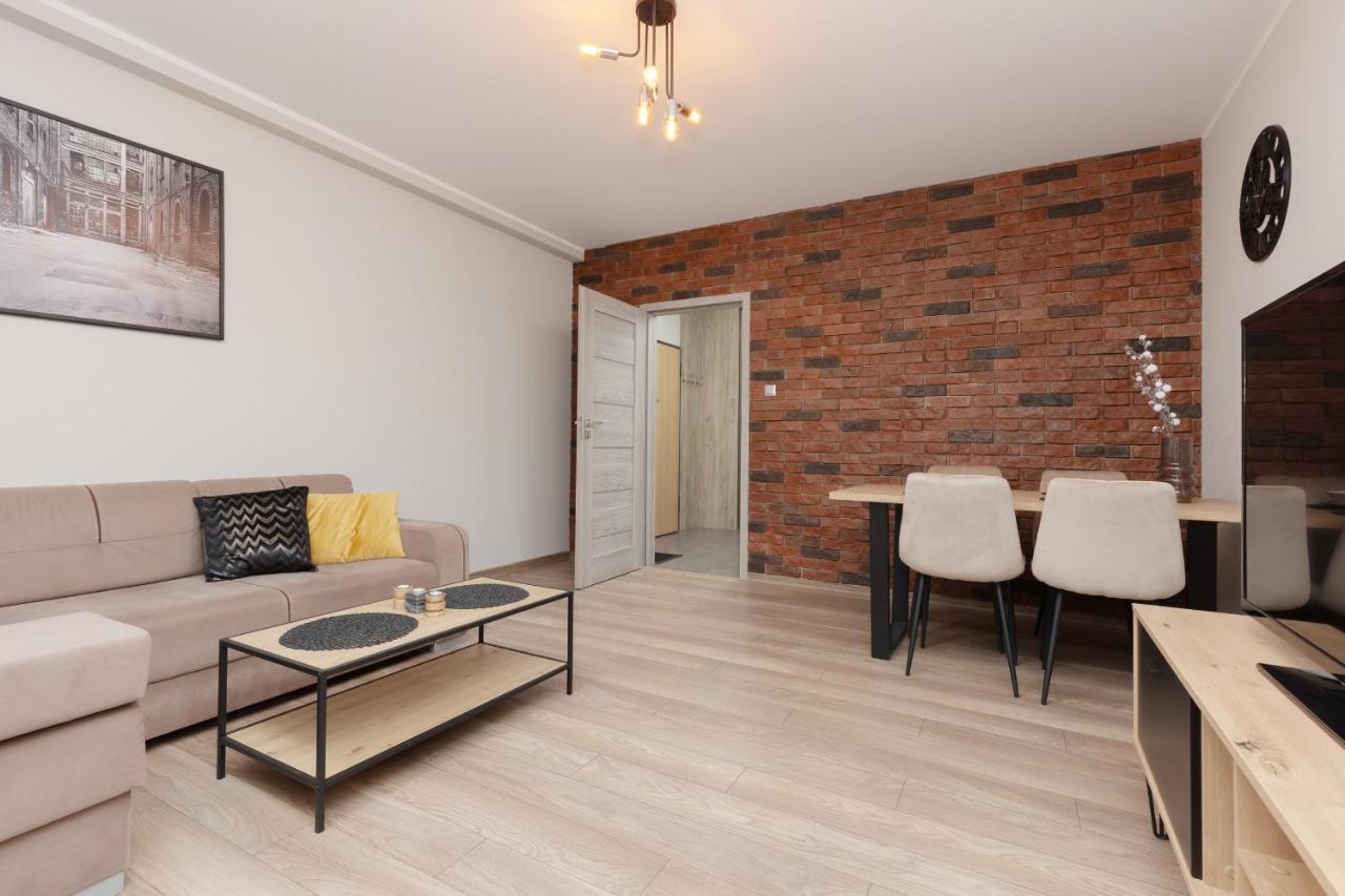 Modern One Bedroom Apartment With Parking In Lodz By Renters Prestige Екстериор снимка