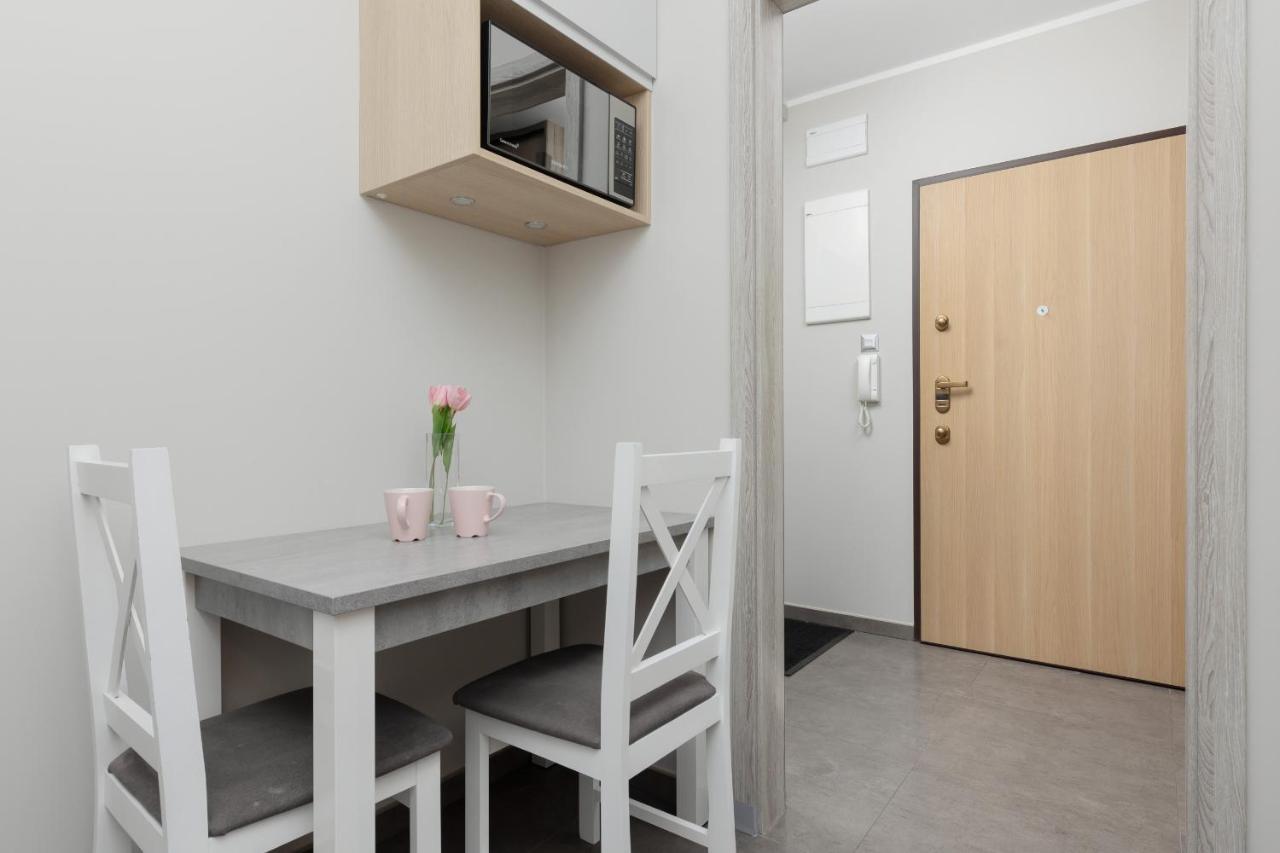 Modern One Bedroom Apartment With Parking In Lodz By Renters Prestige Екстериор снимка